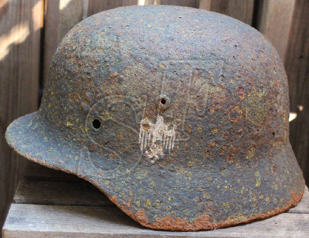Wehrmacht helmet M35 / from Novgorod