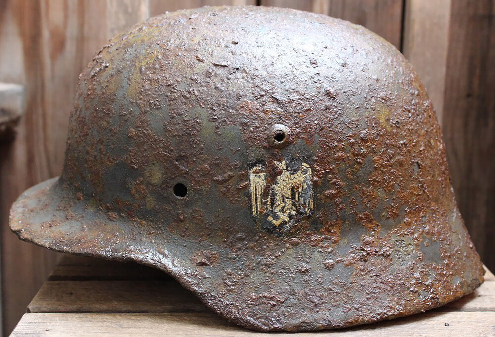Wehrmacht helmet M35 DD / from Smolensk