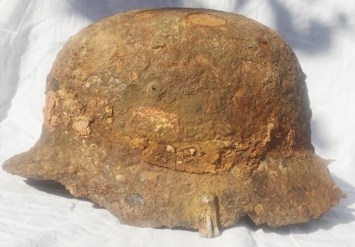 Waffen SS helmet M35 / from Demyansk pocket