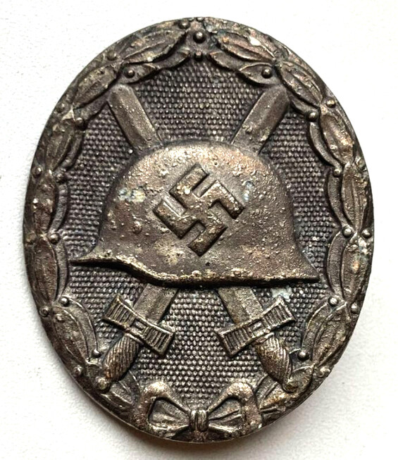 Silver Wound Badge (L 22 – Glaser & Sohn, Dresden) / from Stalingrad