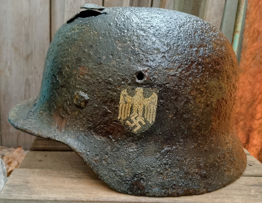 Wehrmacht helmet M40 / from Kalinin
