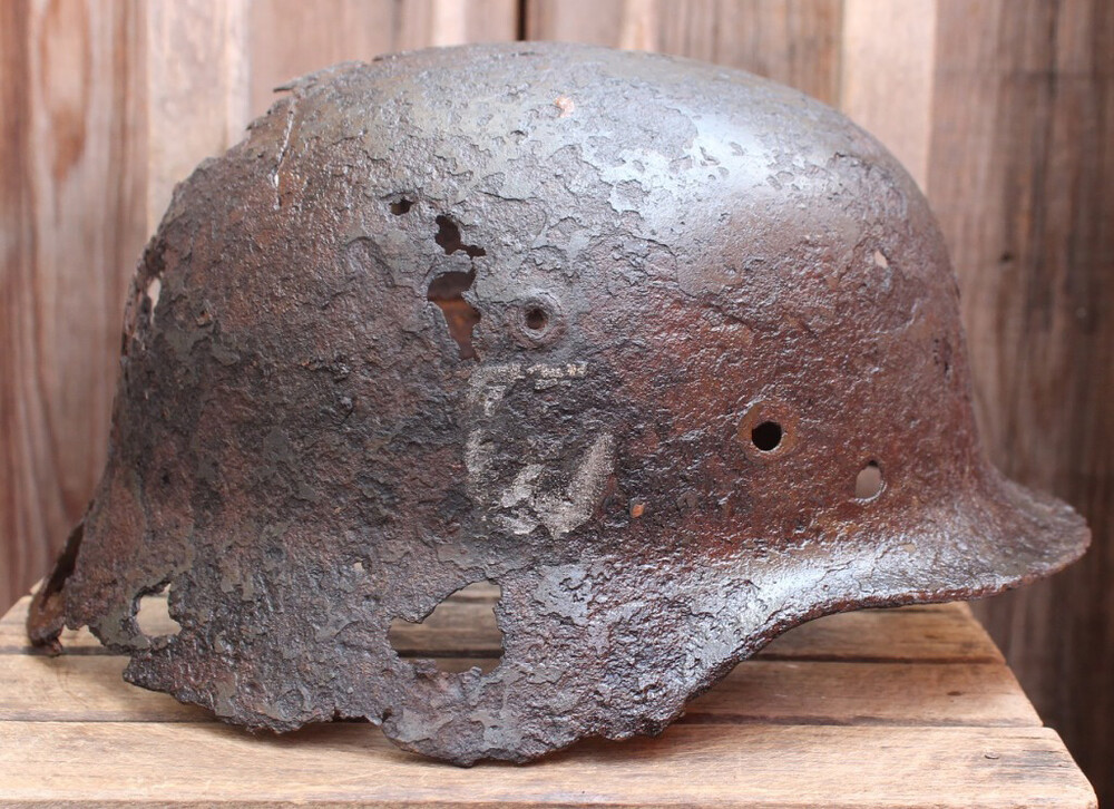 Waffen SS helmet M40 / from Karelia