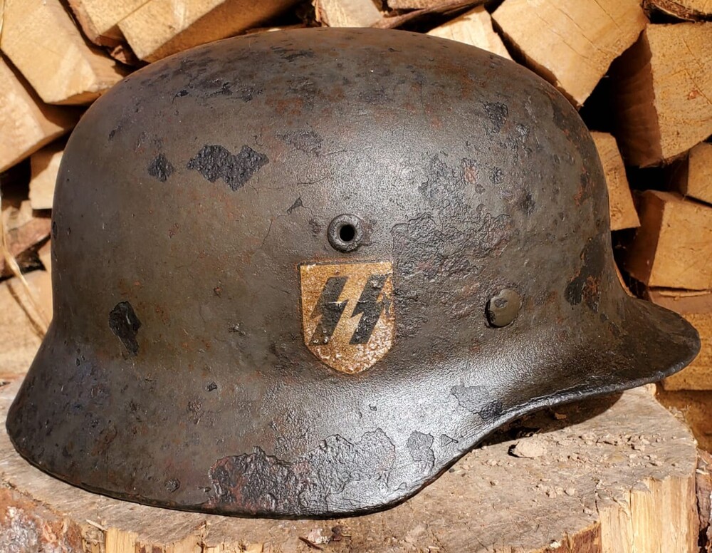 Waffen SS helmet M35 / from Staraya Russa