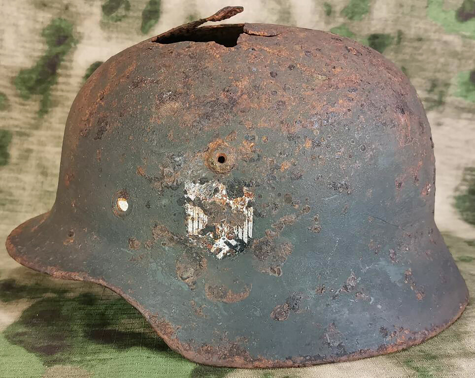 Wehrmacht helmet M35 DD / from Stalingrad