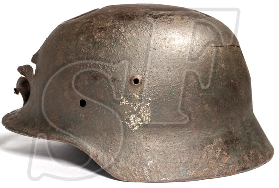 Wehrmacht helmet M40 / from Stalingrad