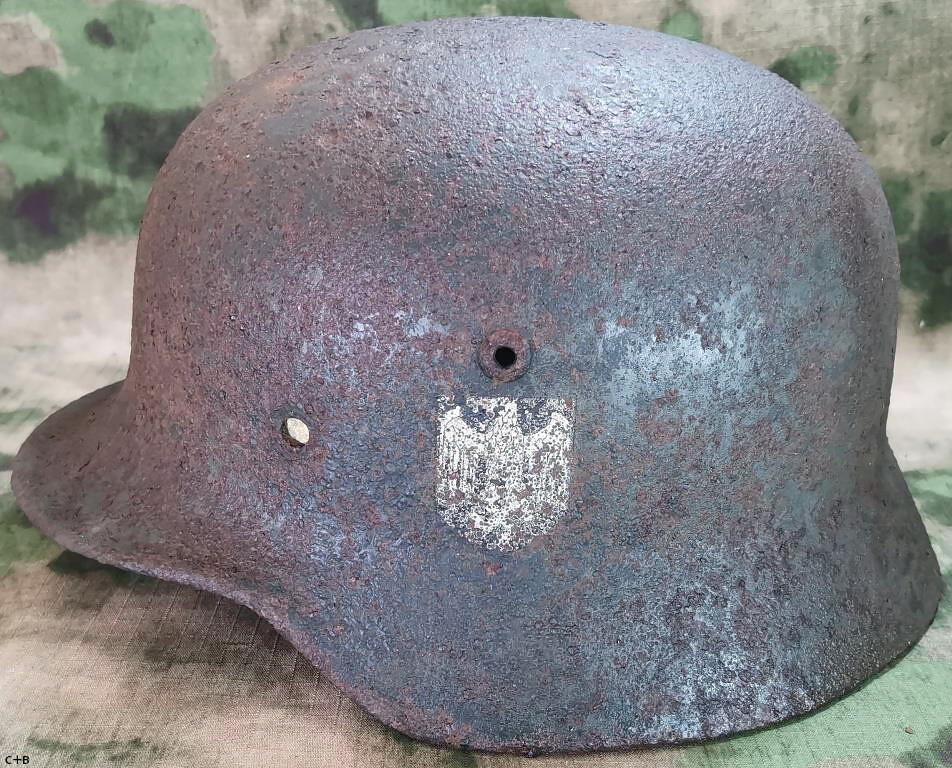Wehrmacht helmet M35 DD / from Stalingrad