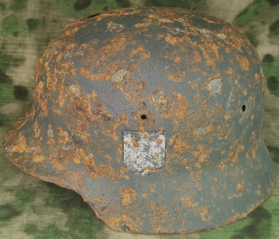 Wehrmacht helmet M35 DD / from Stalingrad
