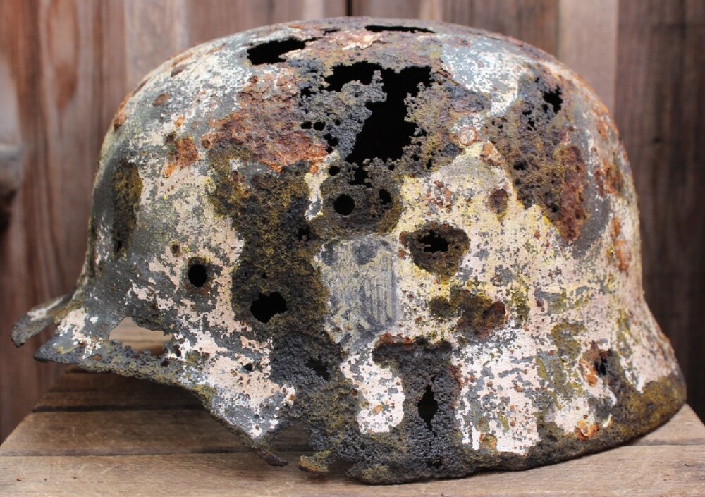 Winter camo Wehrmacht helmet M35 / from Kalinin
