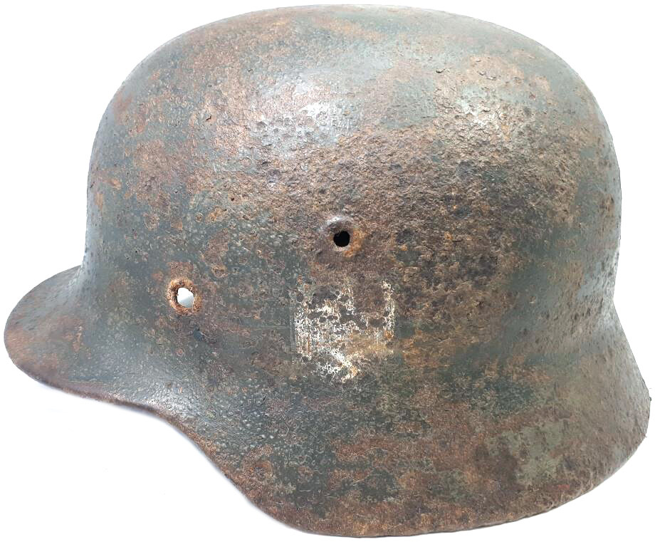Wehrmacht helmet M40 / from Stalingrad