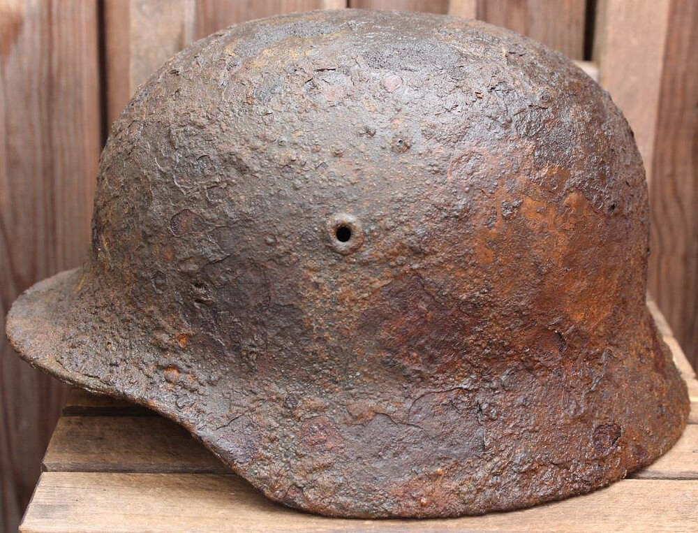 German helmet M40 / from Novgorod