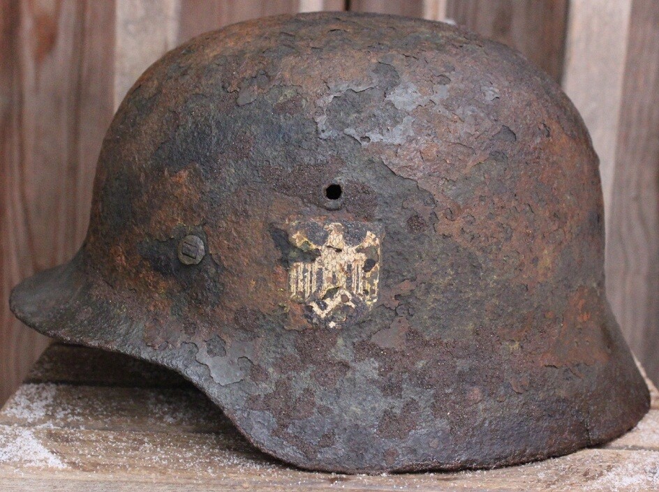 Wehrmacht helmet M40 / from Novgorod