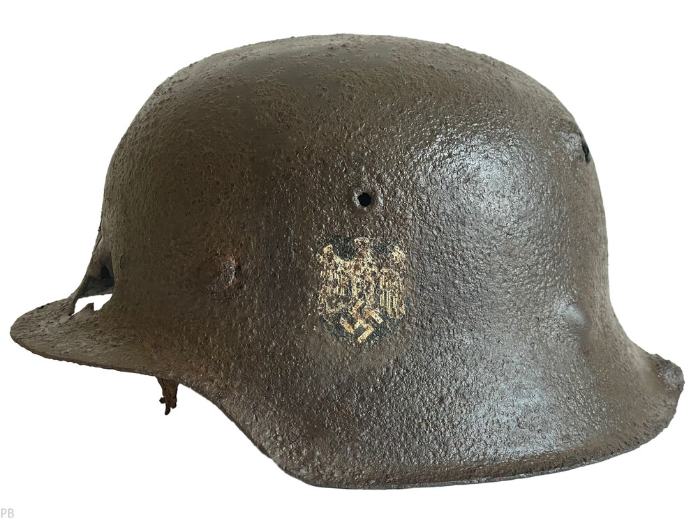 Wehrmacht helmet M42 / from Kursk