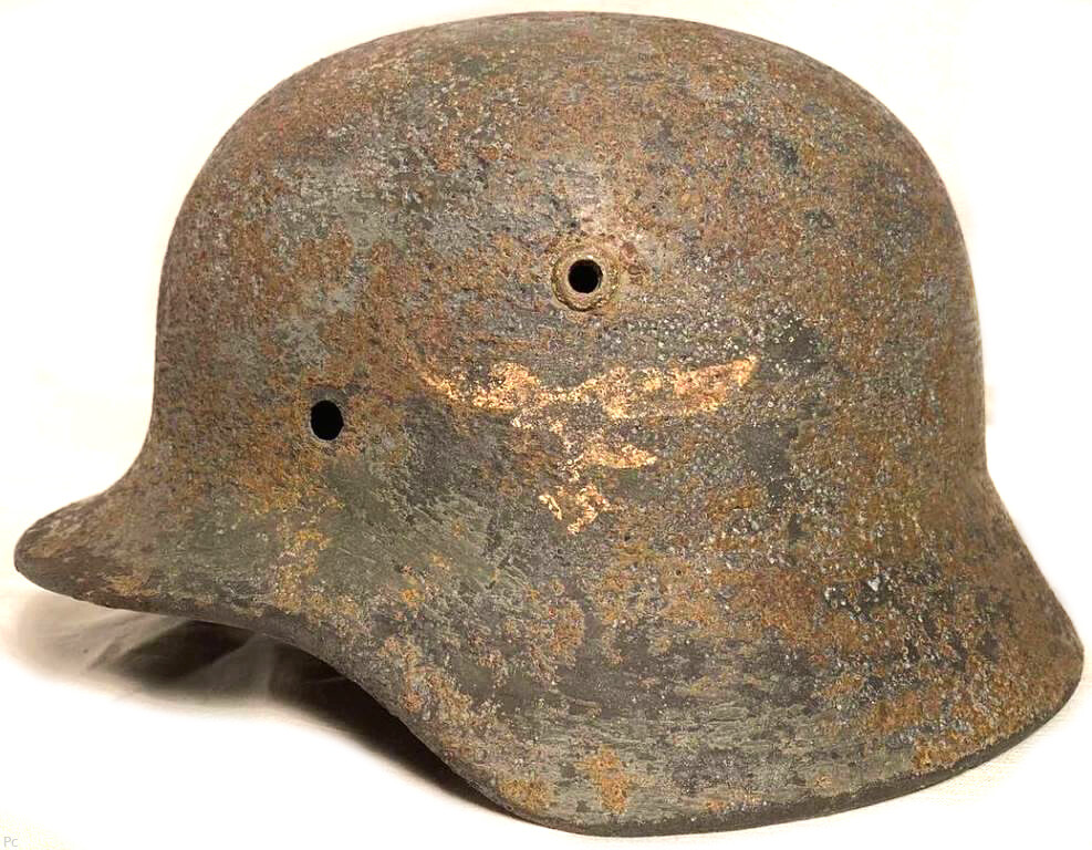 Luftwaffe helmet M35 DD / from Stalingrad