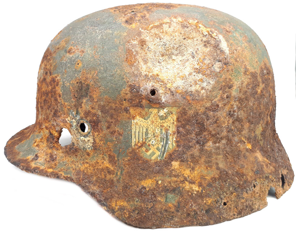 Wehrmacht helmet M35 DD / from Stalingrad