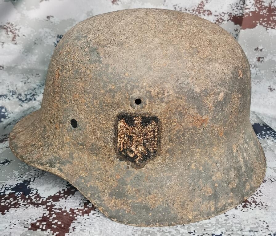 Wehrmacht helmet M40 / from Stalingrad