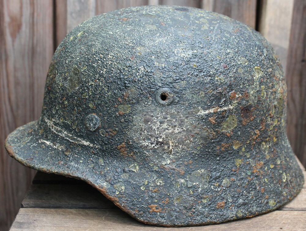 Wehrmacht helmet M40 / from Novgorod