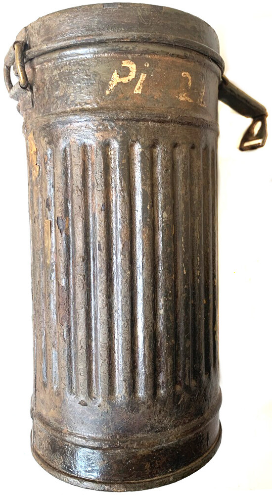 Gasmask canister / from Novgorod