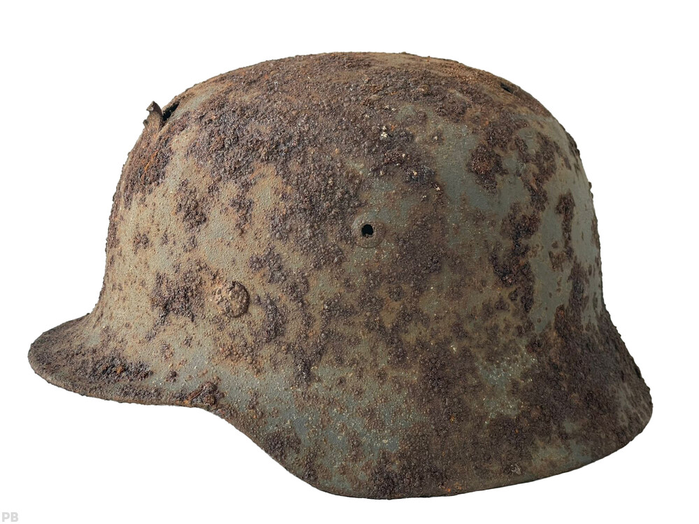 Wehrmacht helmet M40 / from Konigsberg