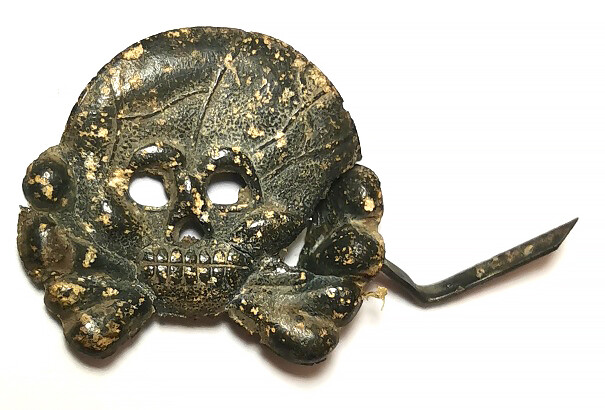 Panzer collar tab skull / from Stalingrad