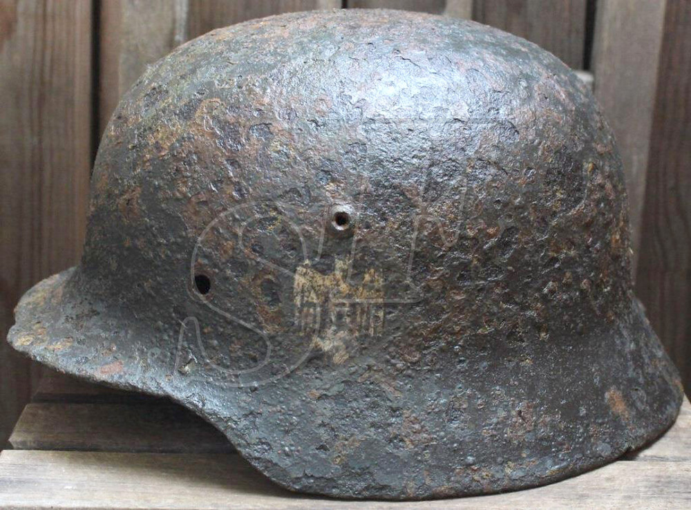 Wehrmacht helmet M35 / from Novgorod