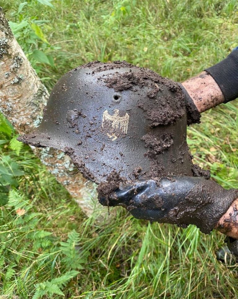 Wehrmacht helmet M42 / from Leningrad