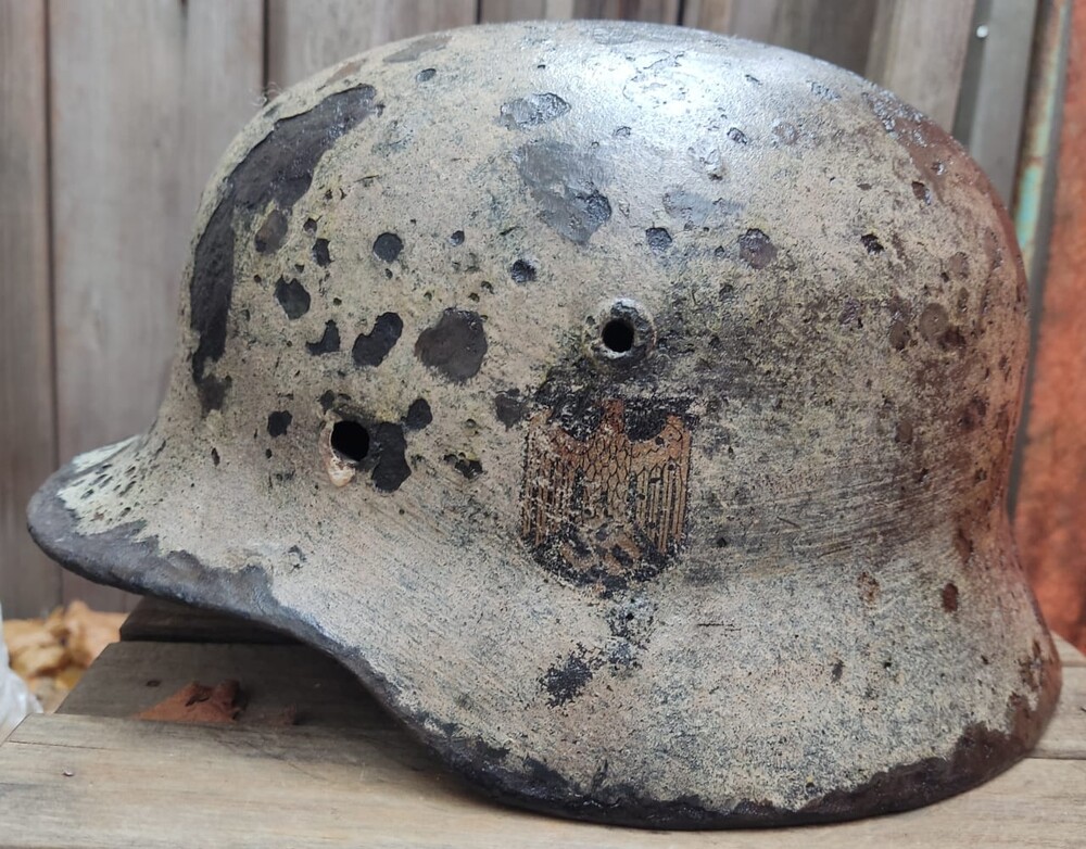 Winter camo Wehrmacht helmet M40 / from Staraya Russa