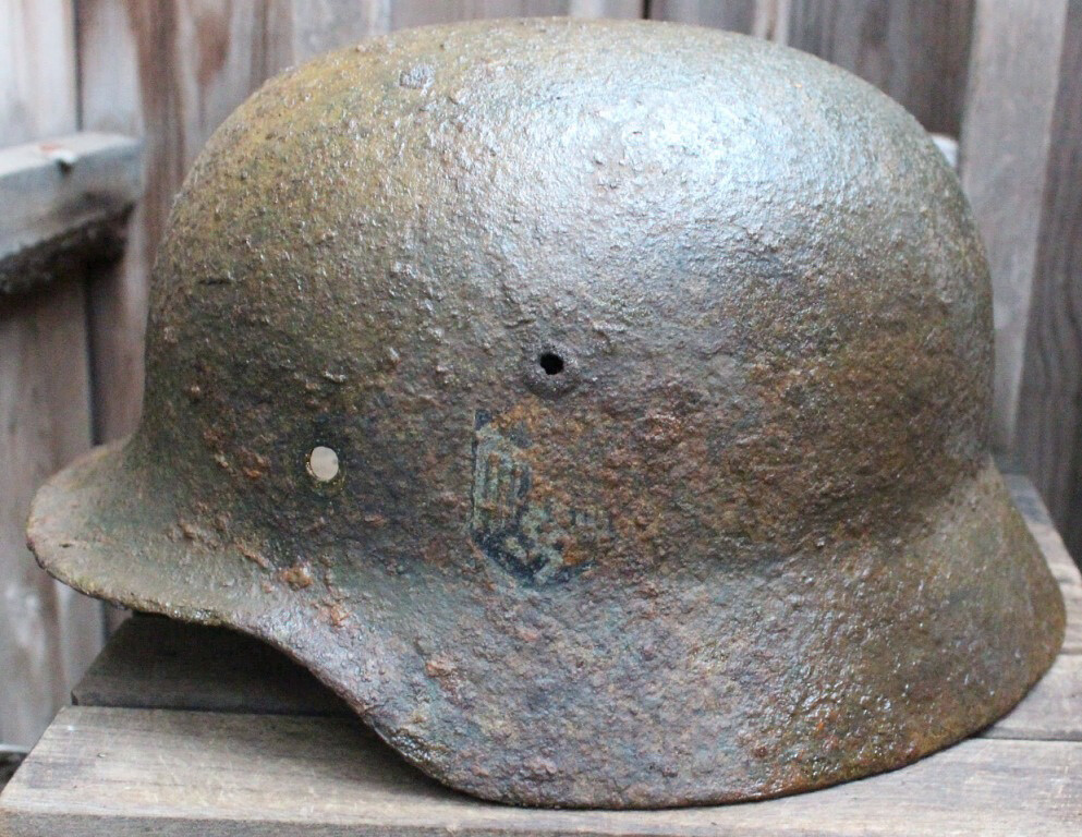 Wehrmacht helmet M40 / from Smolensk