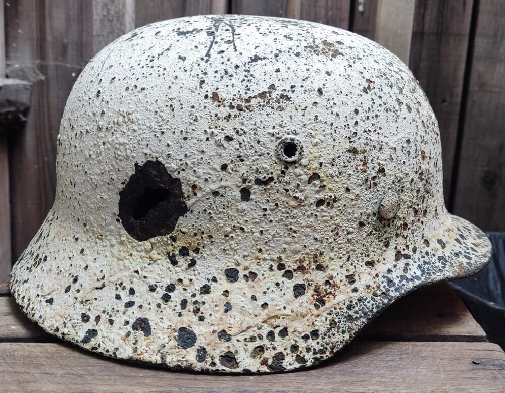 Winter camo German helmet M40 / from Novgorod