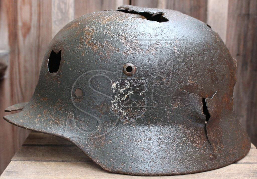 Wehrmacht helmet M35 / from Velikie Luki
