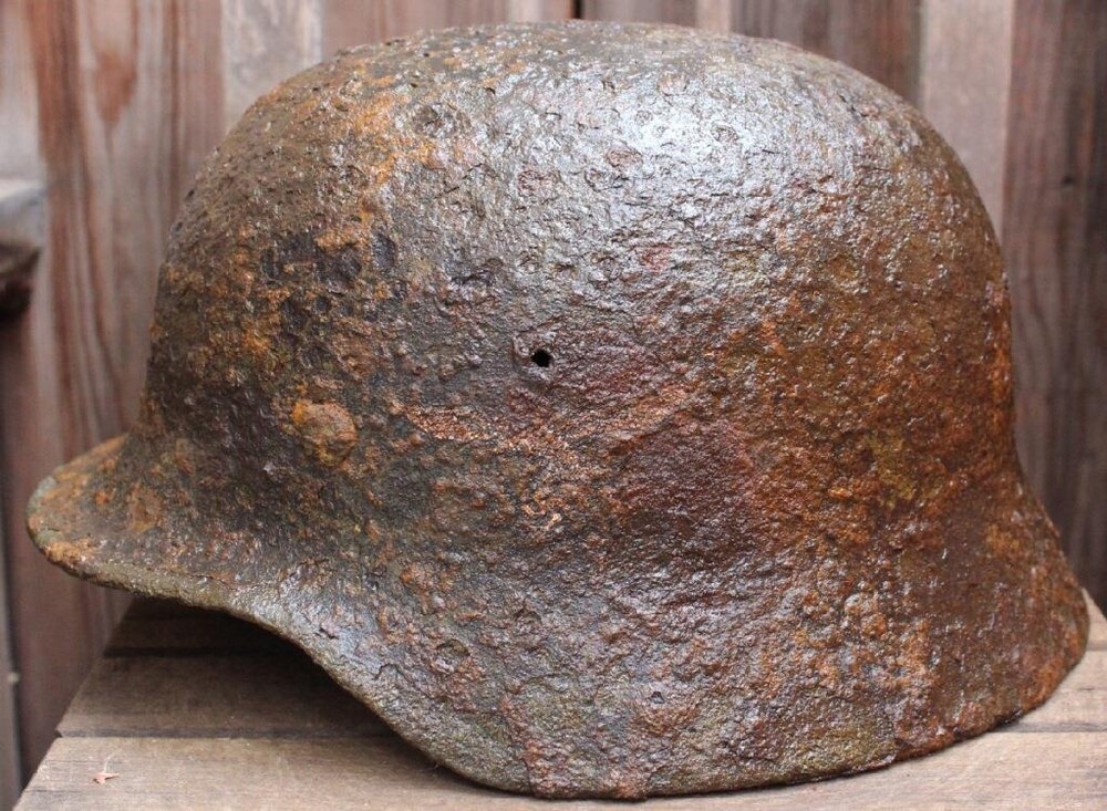 Luftwaffe helmet M40 / from Novgorod