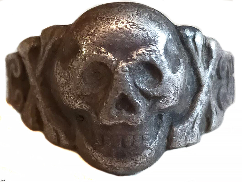 German ring with skull / from Stalingrad