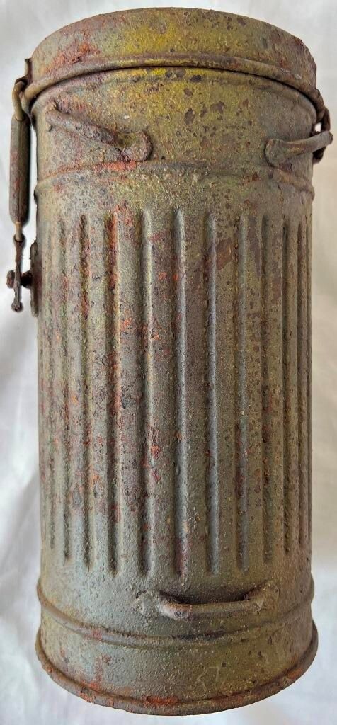 Short gasmask canister / from Bobruisk