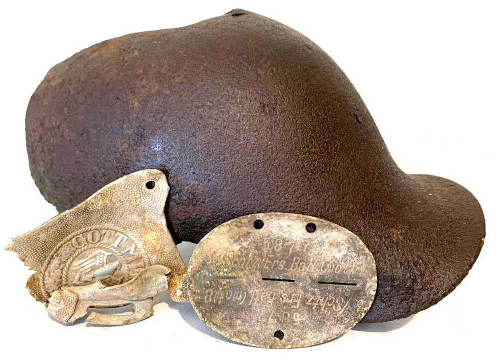 German helmet + dogtag + buckle / from Stalingrad