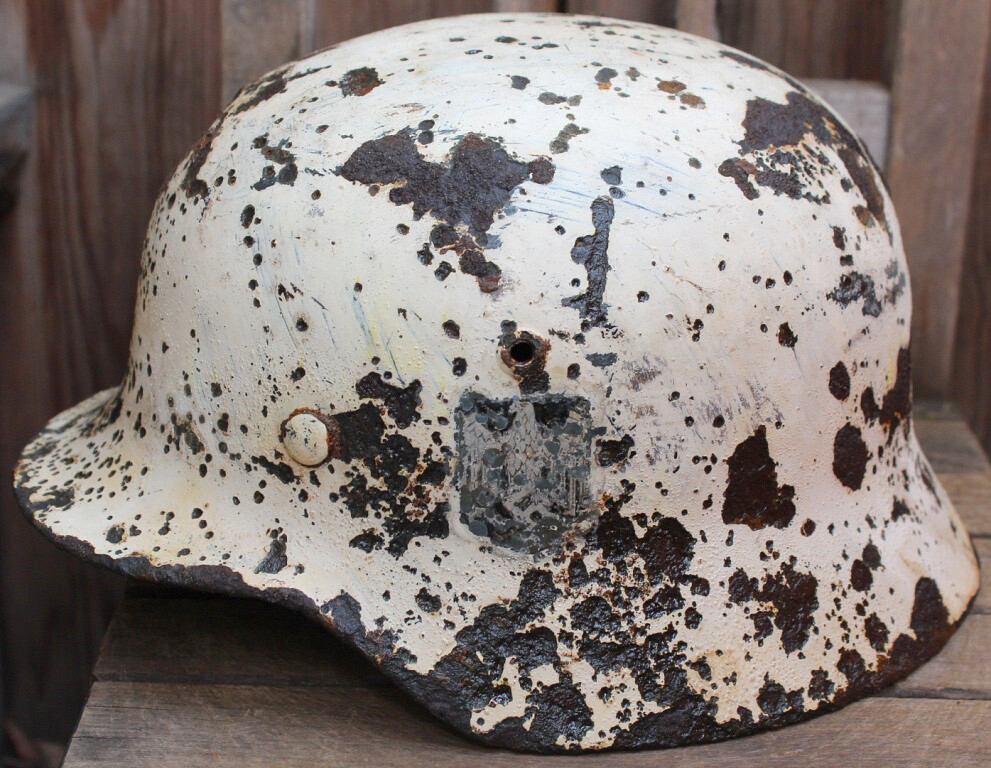 Winter camo Wehrmacht helmet M35 / from Novgorod