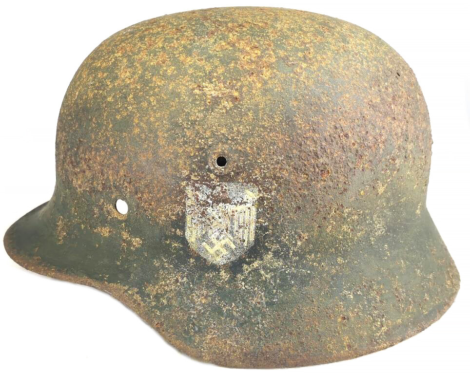 Wehrmacht helmet M40 / from Leningrad