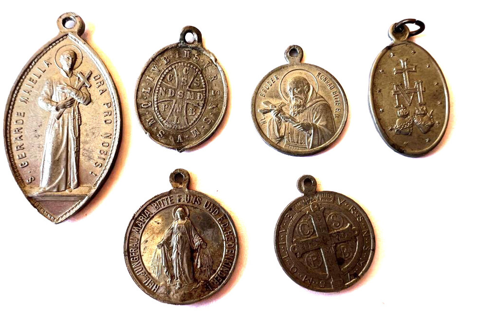 German catholic pendants / from Leningrad
