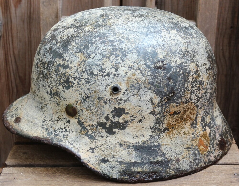 Winter camo German helmet M40 / from Karelia