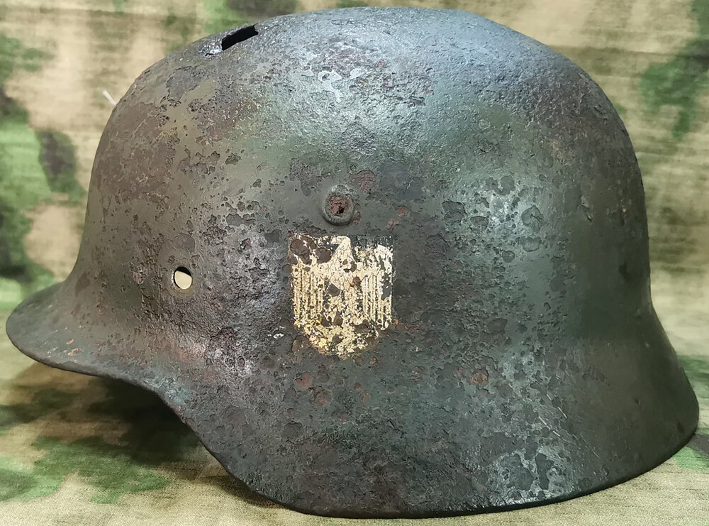 Wehrmacht helmet M40 / from Stalingrad