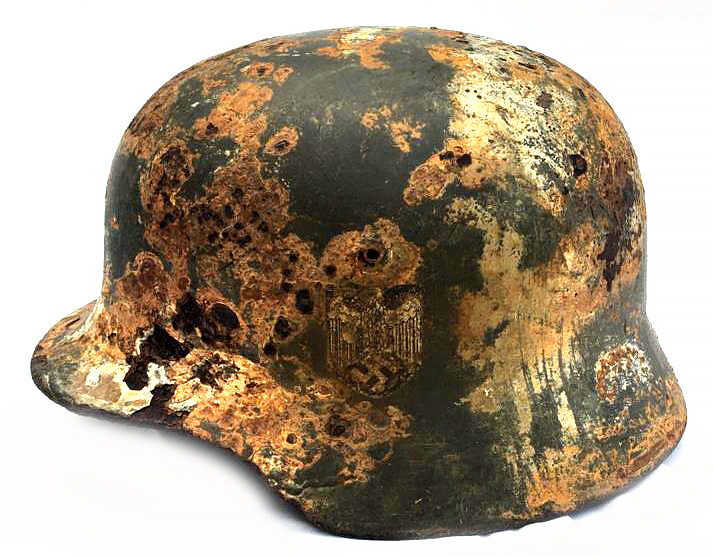 Wehrmacht helmet M35 / from Rzhev