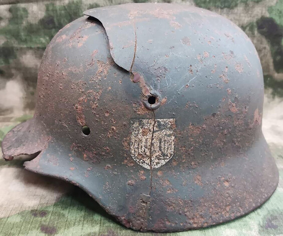 Wehrmacht helmet M40 / from Demyansk pocket