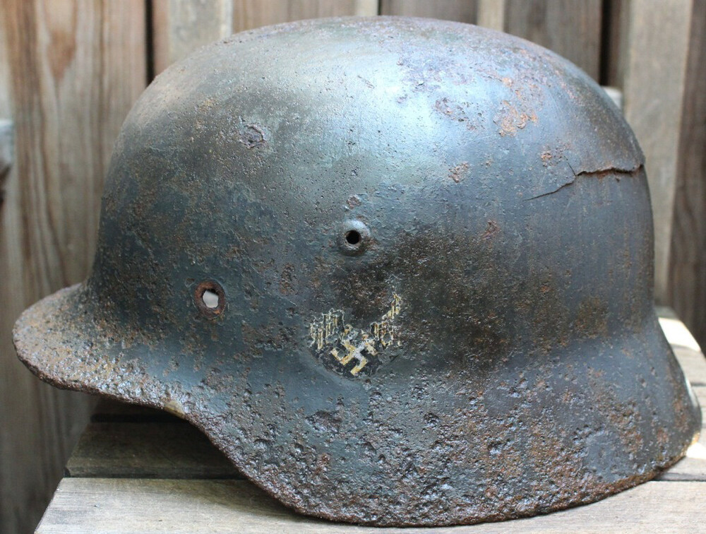 Wehrmacht helmet M35 DD / from Novgorod