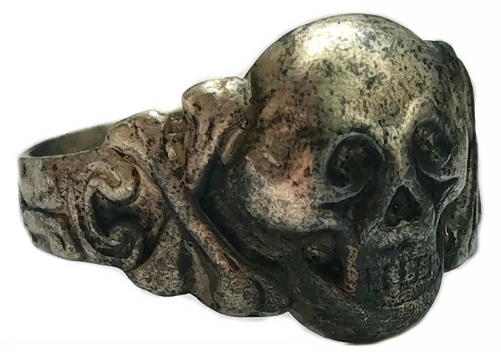 Third Reich ring with skull / from Stalingrad