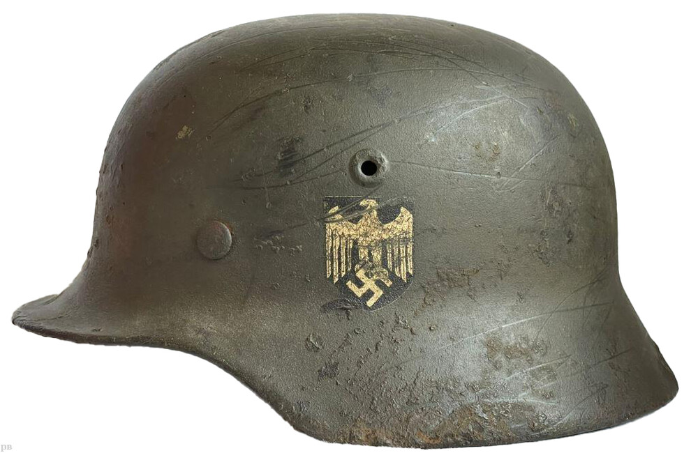 Wehrmacht helmet M40 / from Stalingrad