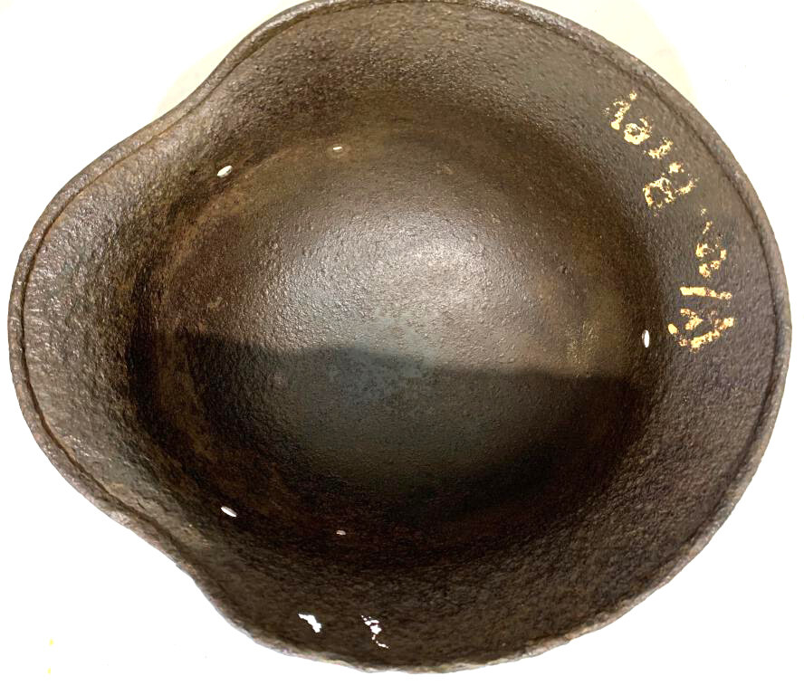 Wehrmacht helmet M40 / from Stalingrad