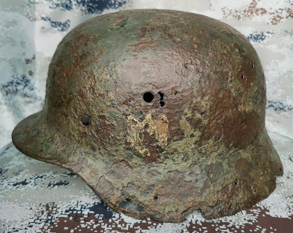 Wehrmacht helmet M40 / from Kursk