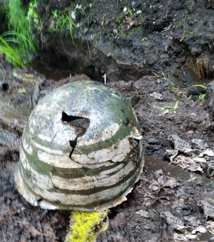 Soviet helmet SSh40 / from Leningrad