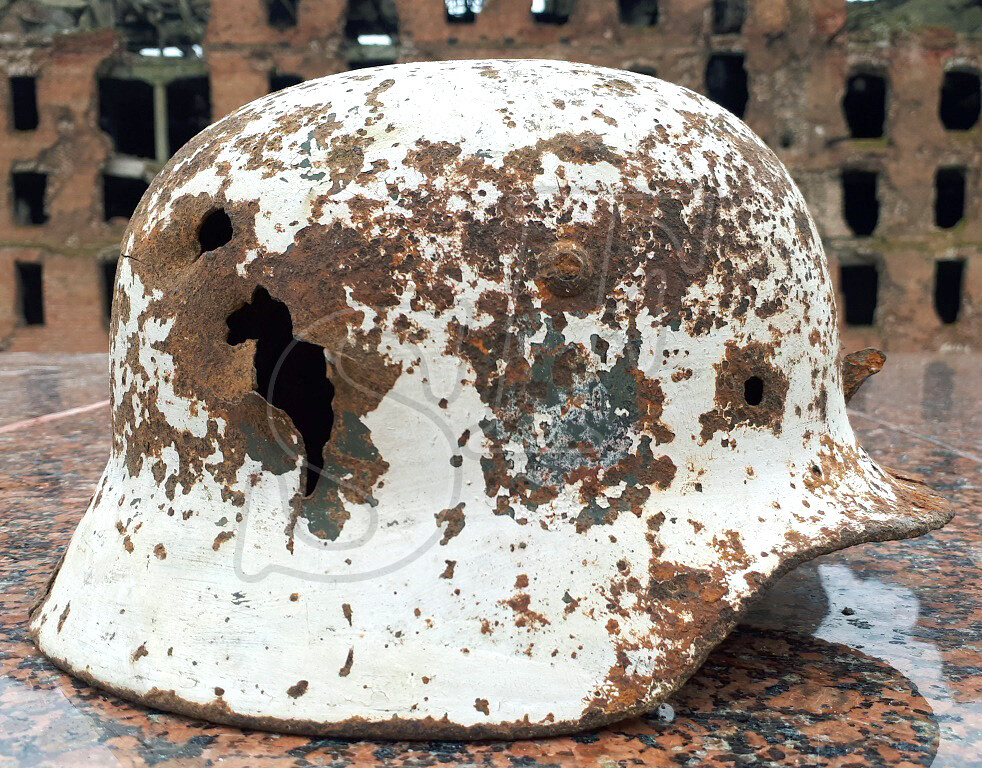 German helmet M35 / from Stalingrad