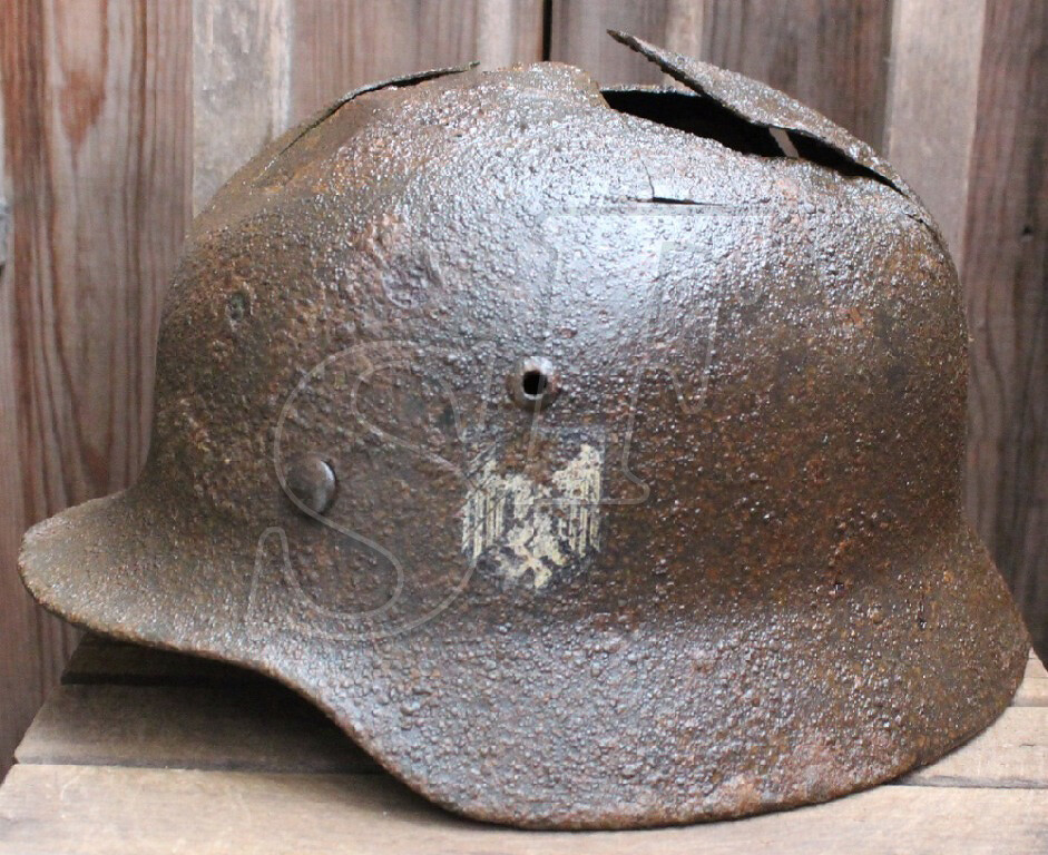 Wehrmacht helmet M35 / from Novgorod