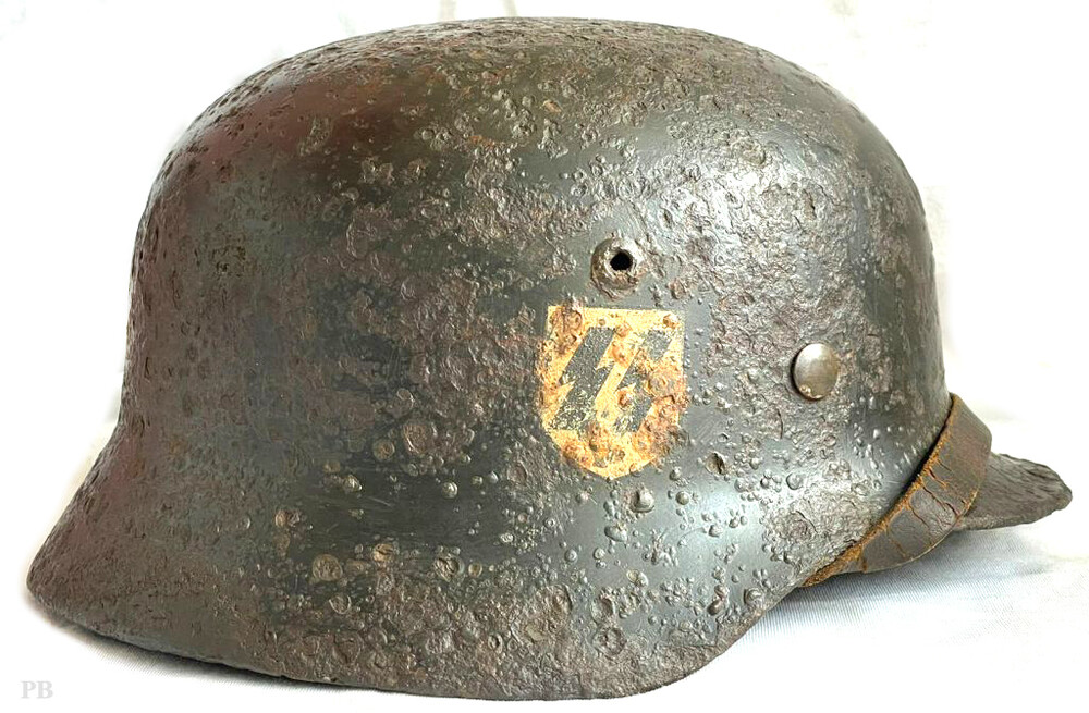 Waffen-SS helmet M35 DD / from Demyansk