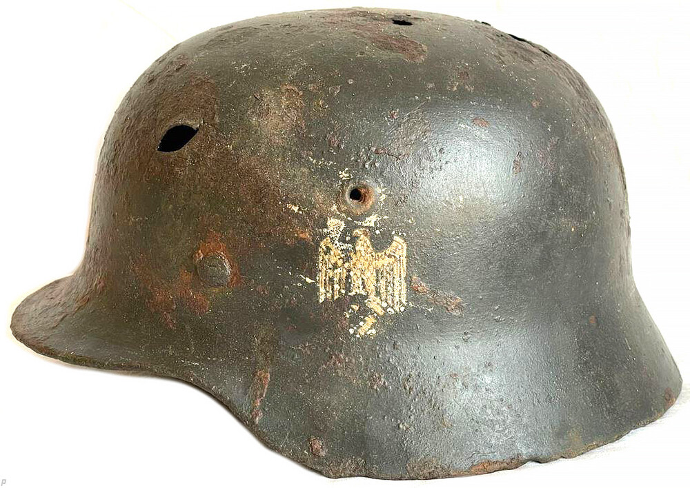 Wehrmacht helmet M40 / from Vyazma